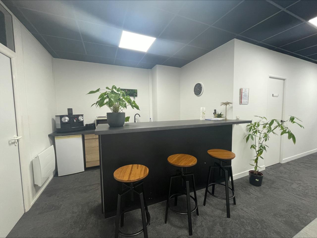 Bureau Rennes 22m² Location bureau Rennes Ille-et-Vilaine OLBUR2529725 0
